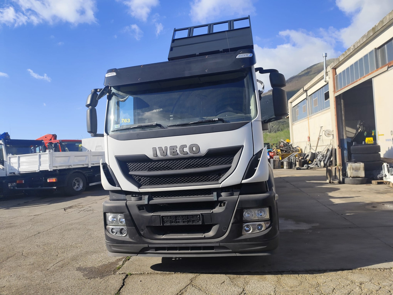 Камион со кран IVECO STRALIS CUBE 260S31: слика 16