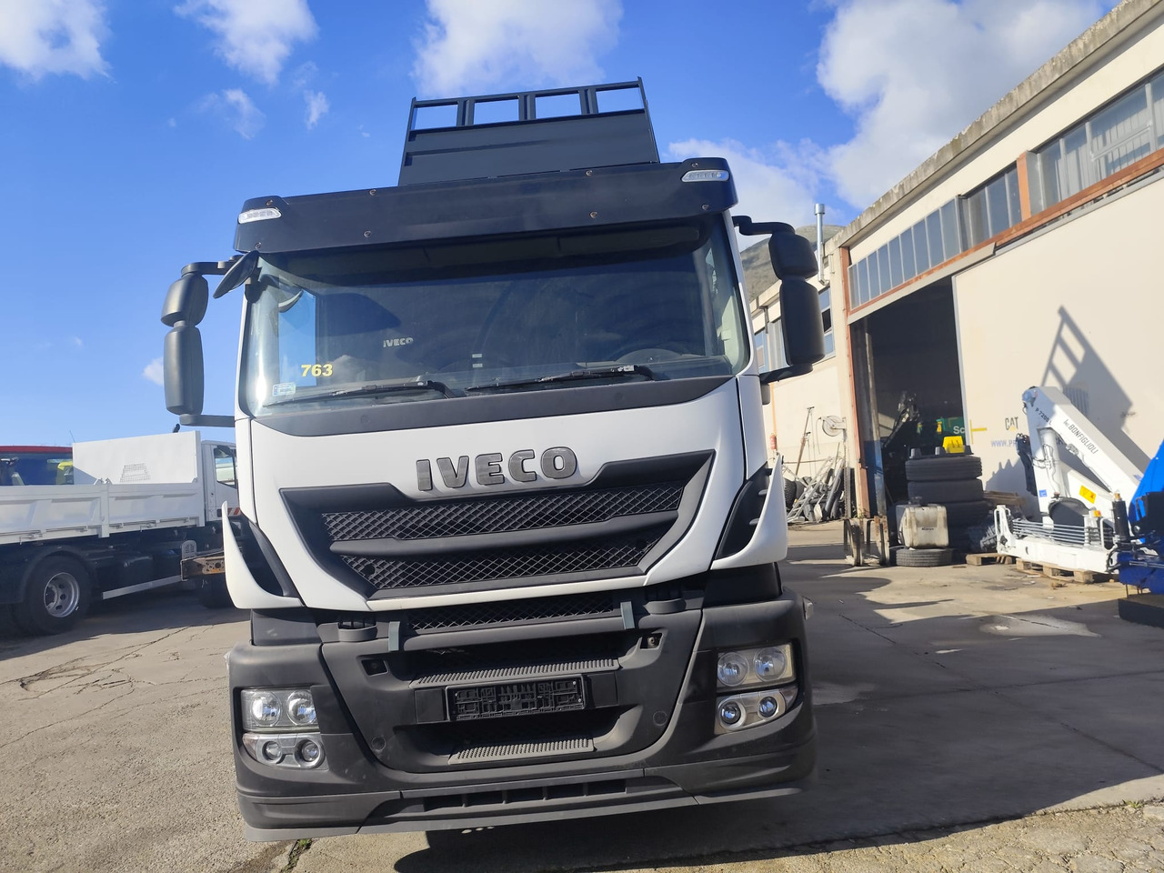 Камион со кран IVECO STRALIS CUBE 260S31: слика 11