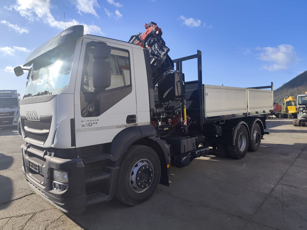Камион со кран IVECO STRALIS CUBE 260S31: слика 27