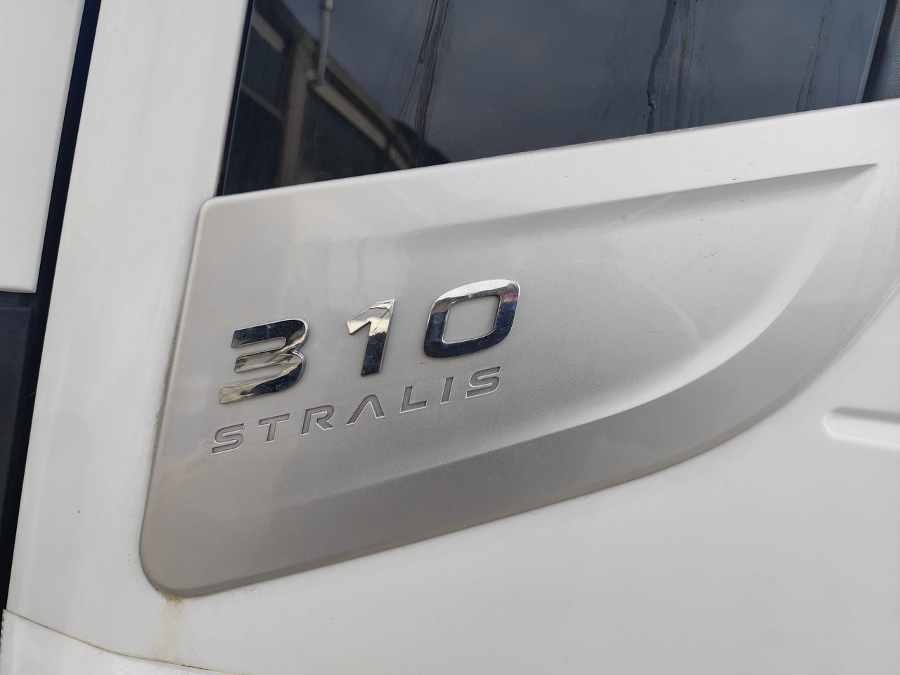 IVECO STRALIS CUBE 260S31 - Камион со кран: слика 2 IVECO STRALIS CUBE 260S31 - Камион со кран: слика 2