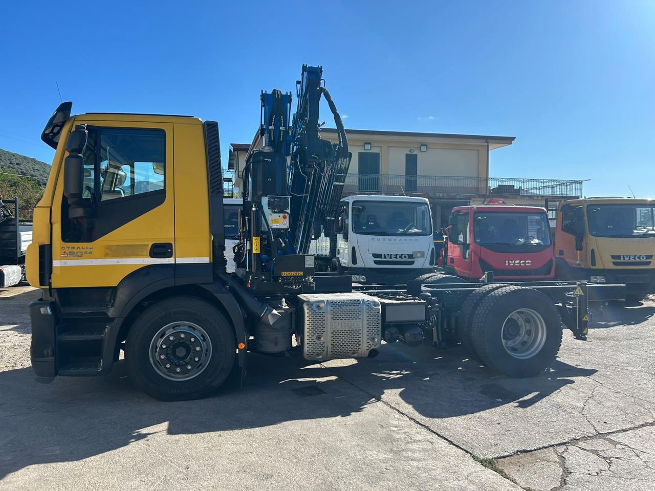 IVECO STRALIS HI-STREET AD190S42 - Камион со кран: слика 2 IVECO STRALIS HI-STREET AD190S42 - Камион со кран: слика 2
