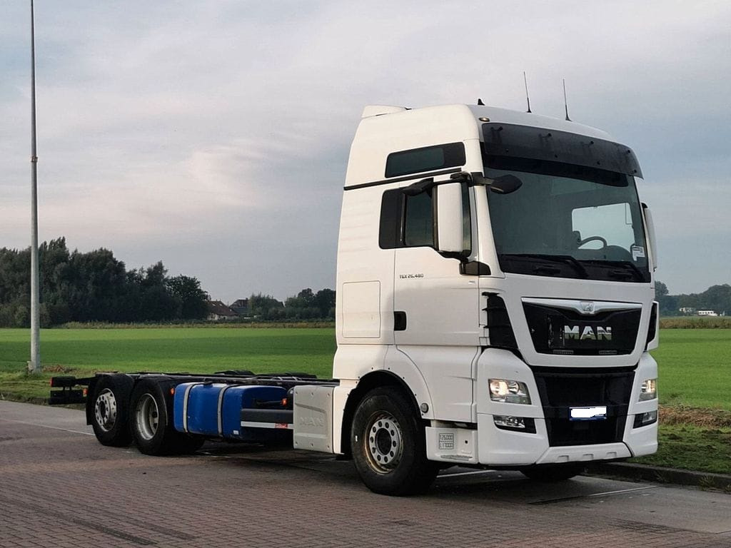 Камион со кабинска шасија MAN TGX 26.480: слика 15