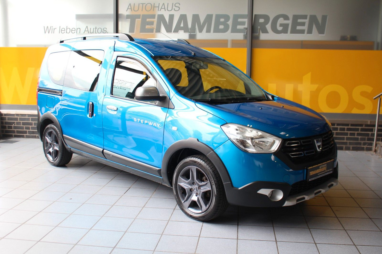 Dacia Dokker Stepway Celebration Navi Bluetooth AHK - Патничко комбе: слика 1 Dacia Dokker Stepway Celebration Navi Bluetooth AHK - Патничко комбе: слика 1