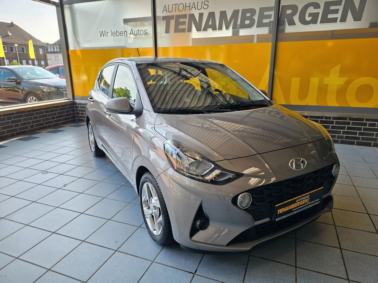 Hyundai i10 Trend AUTOMATIK SHZ PDC LenkrHzg DAB Spurhal - Автомобил: слика 2 Hyundai i10 Trend AUTOMATIK SHZ PDC LenkrHzg DAB Spurhal - Автомобил: слика 2