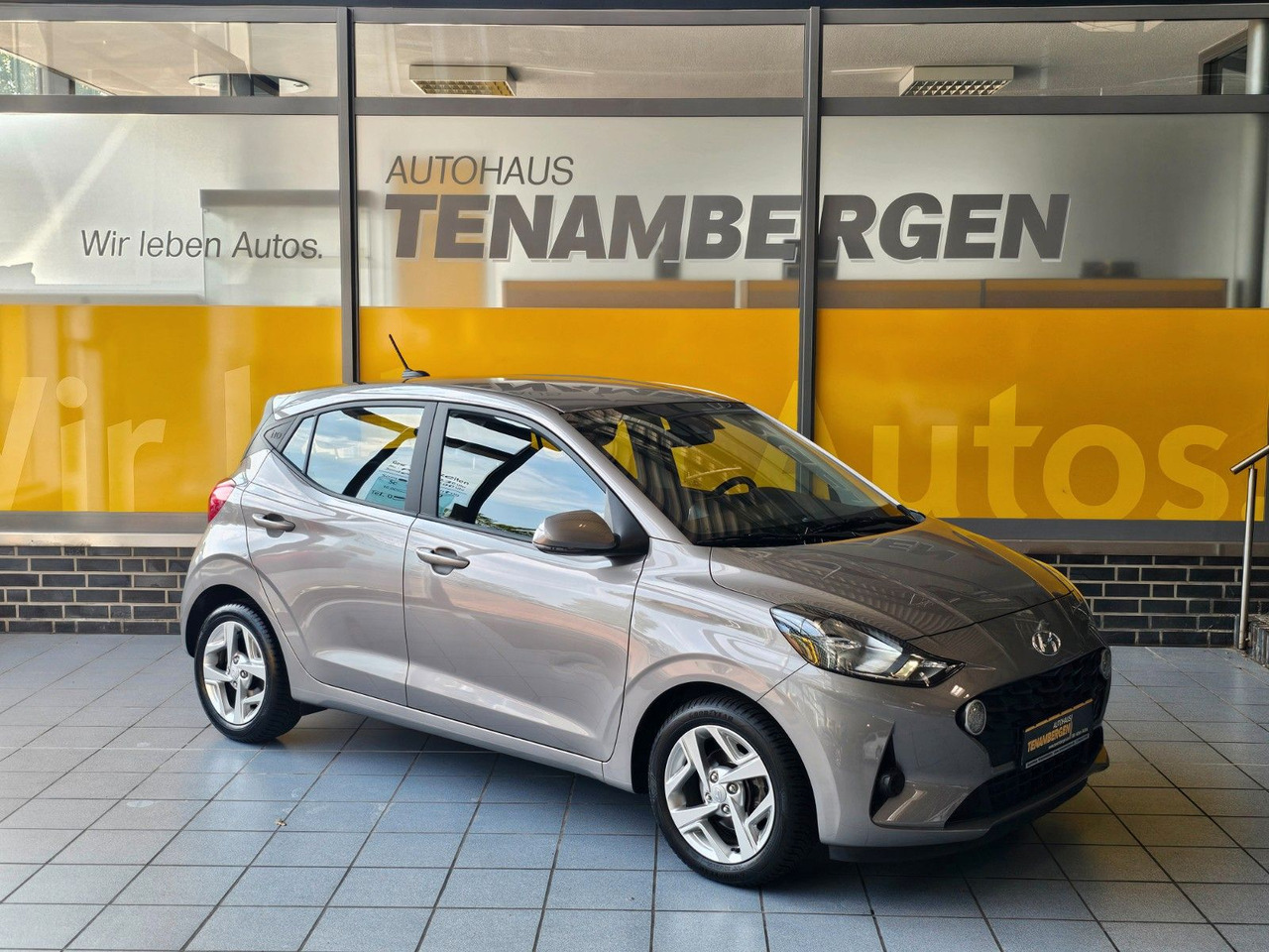 Hyundai i10 Trend AUTOMATIK SHZ PDC LenkrHzg DAB Spurhal - Автомобил: слика 1 Hyundai i10 Trend AUTOMATIK SHZ PDC LenkrHzg DAB Spurhal - Автомобил: слика 1