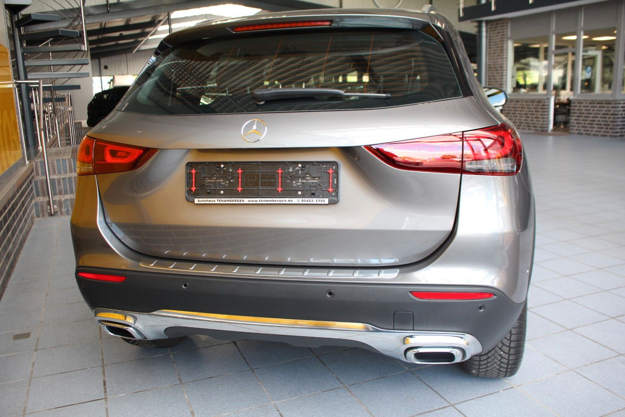 Mercedes-Benz GLA 180 Progressive Navi LED Kamera - SUV: слика 4 Mercedes-Benz GLA 180 Progressive Navi LED Kamera - SUV: слика 4