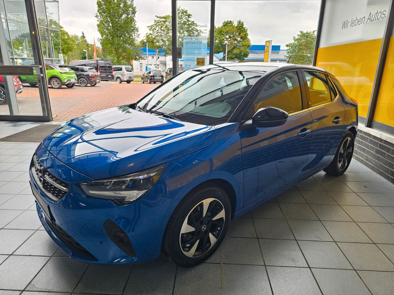 Opel Corsa F Elegance Sommer+Winterreifen +Wärmepumpe - Автомобил: слика 3 Opel Corsa F Elegance Sommer+Winterreifen +Wärmepumpe - Автомобил: слика 3