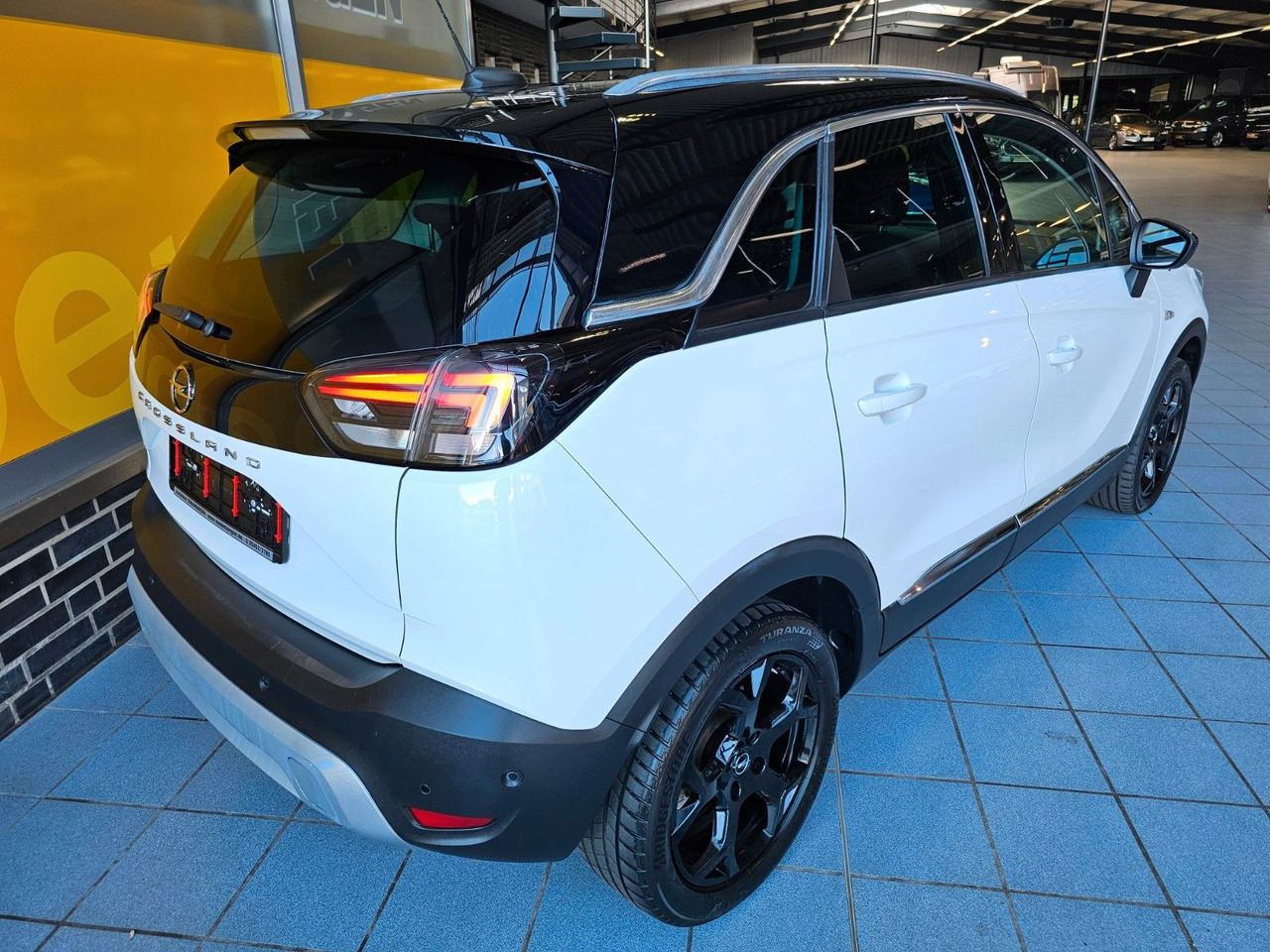 Opel Crossland 1.2 AT Ultimate Navi Kamera LED HuD - Седан: слика 3 Opel Crossland 1.2 AT Ultimate Navi Kamera LED HuD - Седан: слика 3