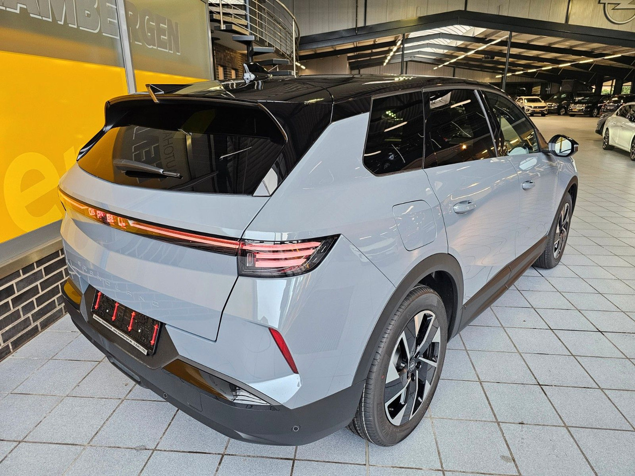 Opel Grandland 1.2 48V Mild-Hybrid 360°Kamera ACC AHK - SUV: слика 4 Opel Grandland 1.2 48V Mild-Hybrid 360°Kamera ACC AHK - SUV: слика 4