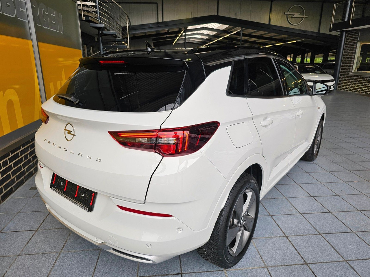 Opel Grandland Elegance AT-8 Navi Kamera LED - SUV: слика 4 Opel Grandland Elegance AT-8 Navi Kamera LED - SUV: слика 4