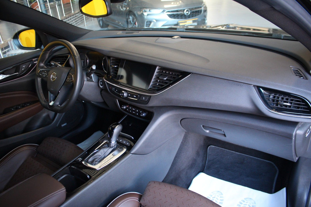 Opel Insignia B Sports Tourer GSi 4x4 Massage Bose - Караван: слика 4 Opel Insignia B Sports Tourer GSi 4x4 Massage Bose - Караван: слика 4