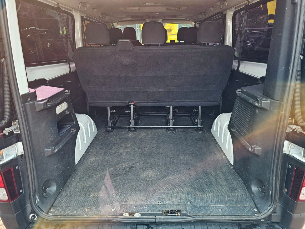 Лизинг на  Opel Vivaro B Combi Bus L2H1  2,9t AHK Opel Vivaro B Combi Bus L2H1  2,9t AHK: слика 12