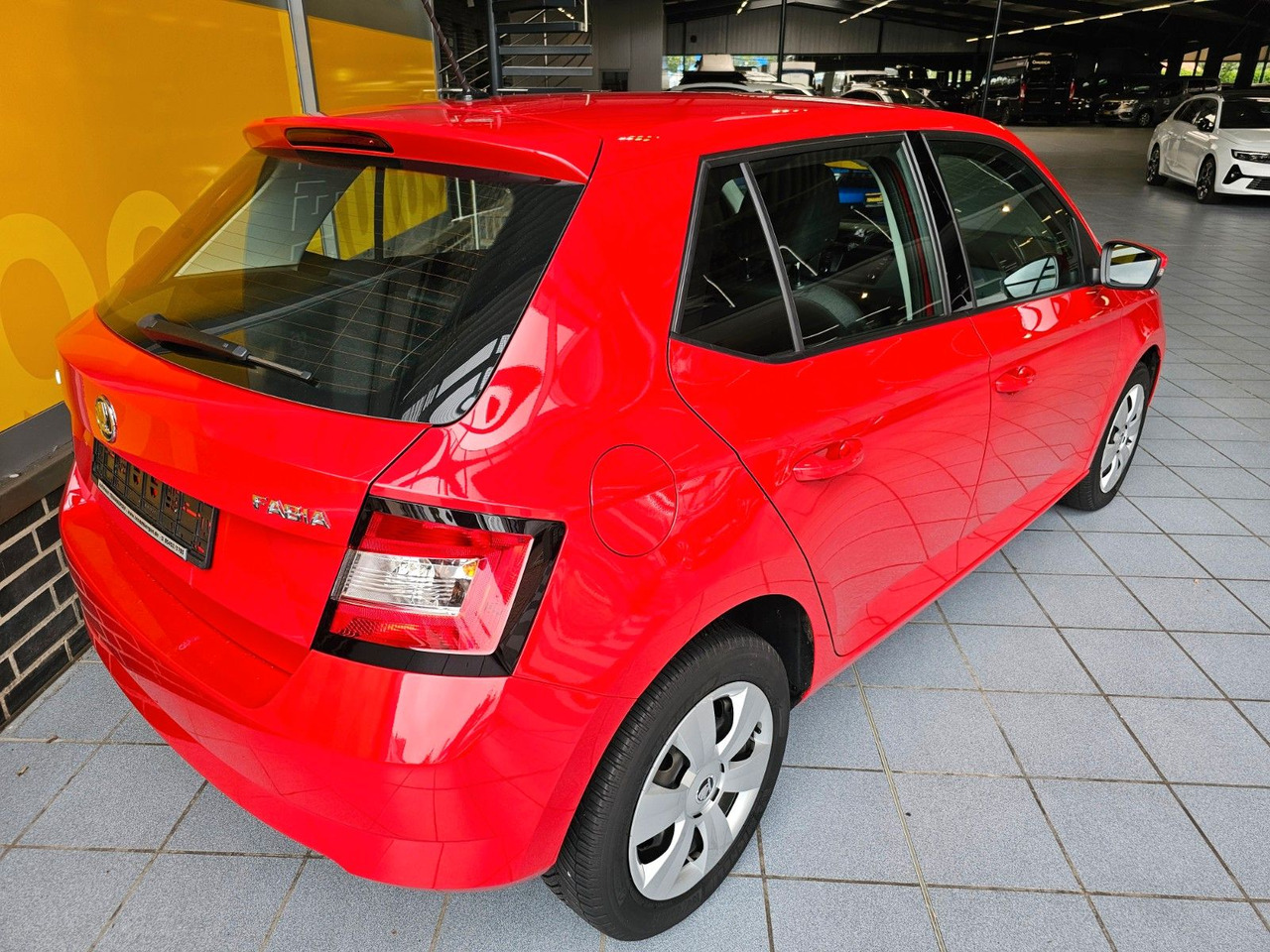 Skoda Fabia Cool Edition SHZ USB - Автомобил: слика 3 Skoda Fabia Cool Edition SHZ USB - Автомобил: слика 3