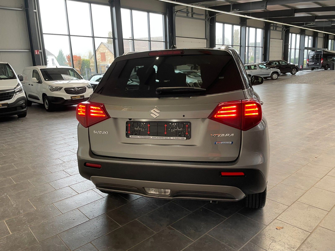 Suzuki Vitara 1.4 Mild-Hybrid Comfort 4x2 Kamera LED AC - Патничко комбе: слика 4 Suzuki Vitara 1.4 Mild-Hybrid Comfort 4x2 Kamera LED AC - Патничко комбе: слика 4