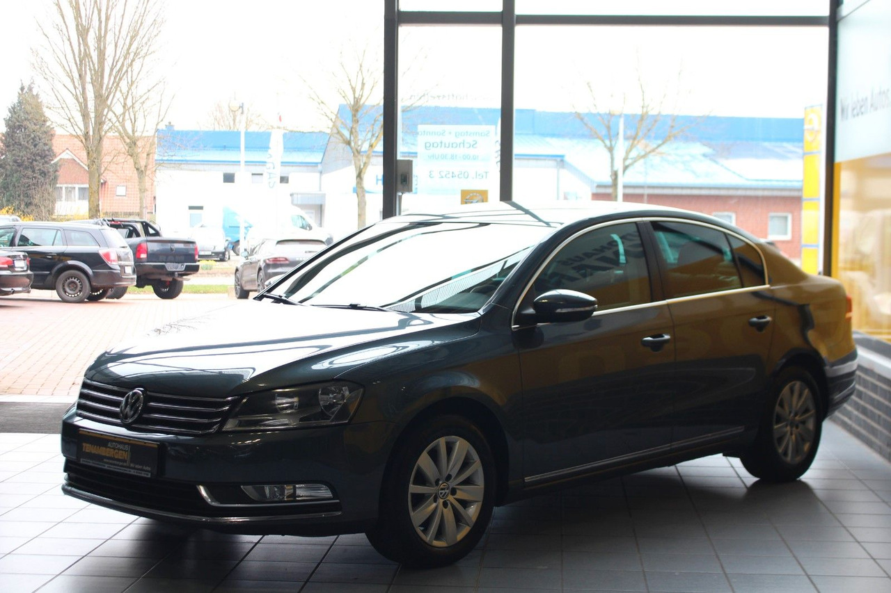 Volkswagen Passat Comfortline BlueMotion Navi PDC - Седан: слика 4 Volkswagen Passat Comfortline BlueMotion Navi PDC - Седан: слика 4