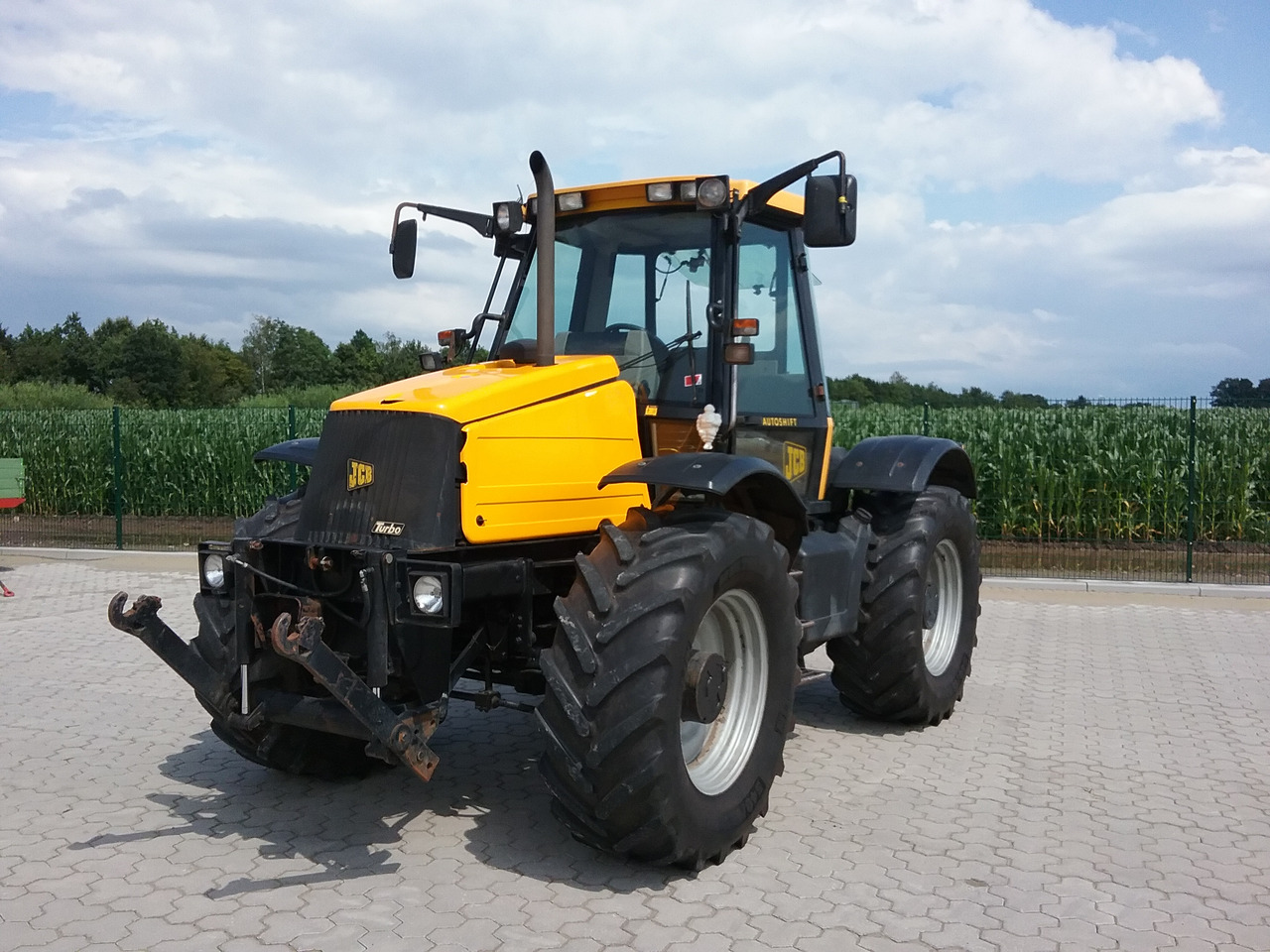 JCB Fastrac 2115 - Трактор: слика 1 JCB Fastrac 2115 - Трактор: слика 1