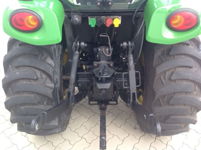 JOHN DEERE 3720 - Трактор: слика 3 JOHN DEERE 3720 - Трактор: слика 3