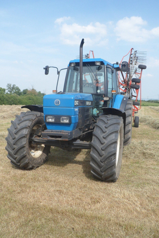NEW HOLLAND 8340 - Трактор: слика 1 NEW HOLLAND 8340 - Трактор: слика 1