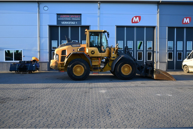 Volvo L90H 1.225.000kr ex m - Натоварувач на тркала: слика 4 Volvo L90H 1.225.000kr ex m - Натоварувач на тркала: слика 4