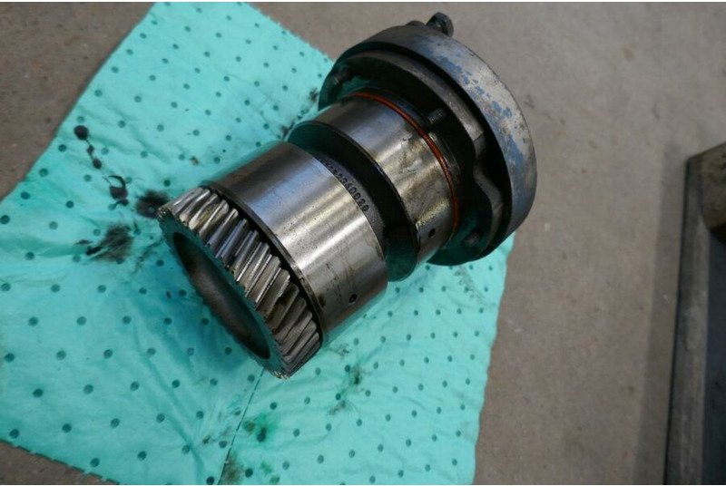 Mercedes-Benz Actros MP4 - Оска и делови: слика 2 Mercedes-Benz Actros MP4 - Оска и делови: слика 2