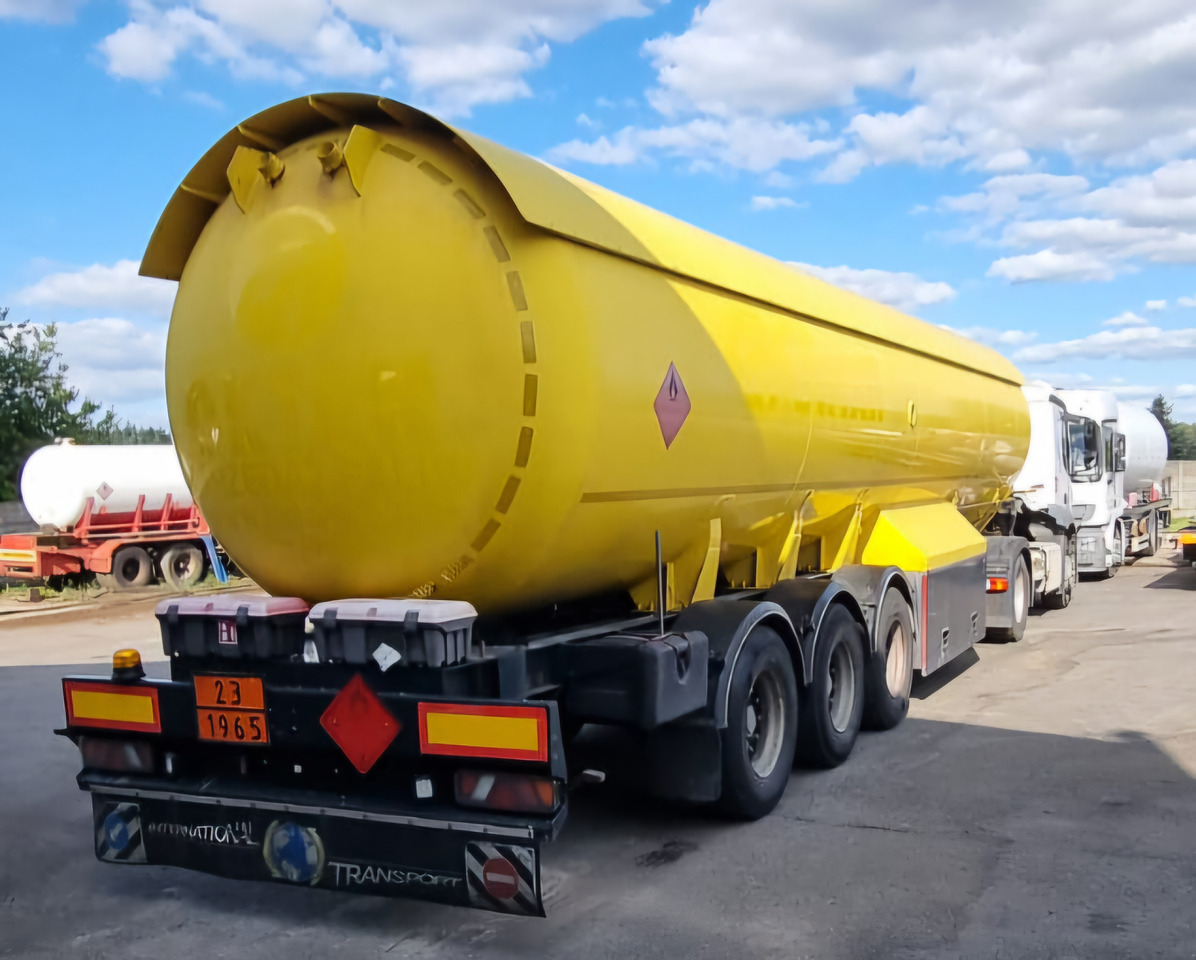 STOKOTA LPG/ PROPANE/ BUTANE - Полуприколка цистерна: слика 1 STOKOTA LPG/ PROPANE/ BUTANE - Полуприколка цистерна: слика 1