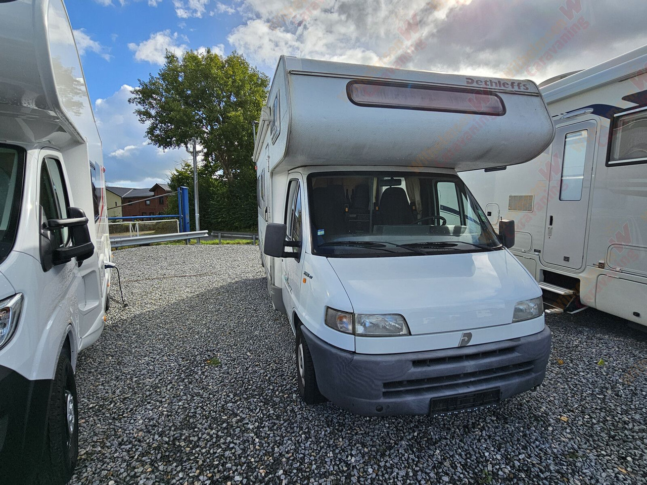 DethleffsA 5820 6 Personen Zulassung - Алковен кампер: слика 4 DethleffsA 5820 6 Personen Zulassung - Алковен кампер: слика 4