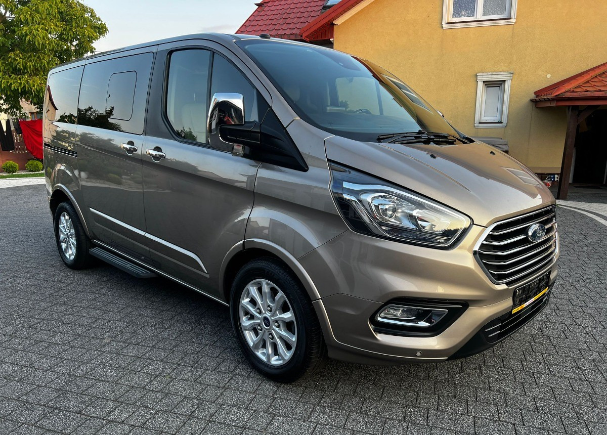 Ford Tourneo Custom Ford Turneo Tytanium X Sprowadzony Zarejstrowany - Минибус, Патничко комбе: слика 4 Ford Tourneo Custom Ford Turneo Tytanium X Sprowadzony Zarejstrowany - Минибус, Патничко комбе: слика 4