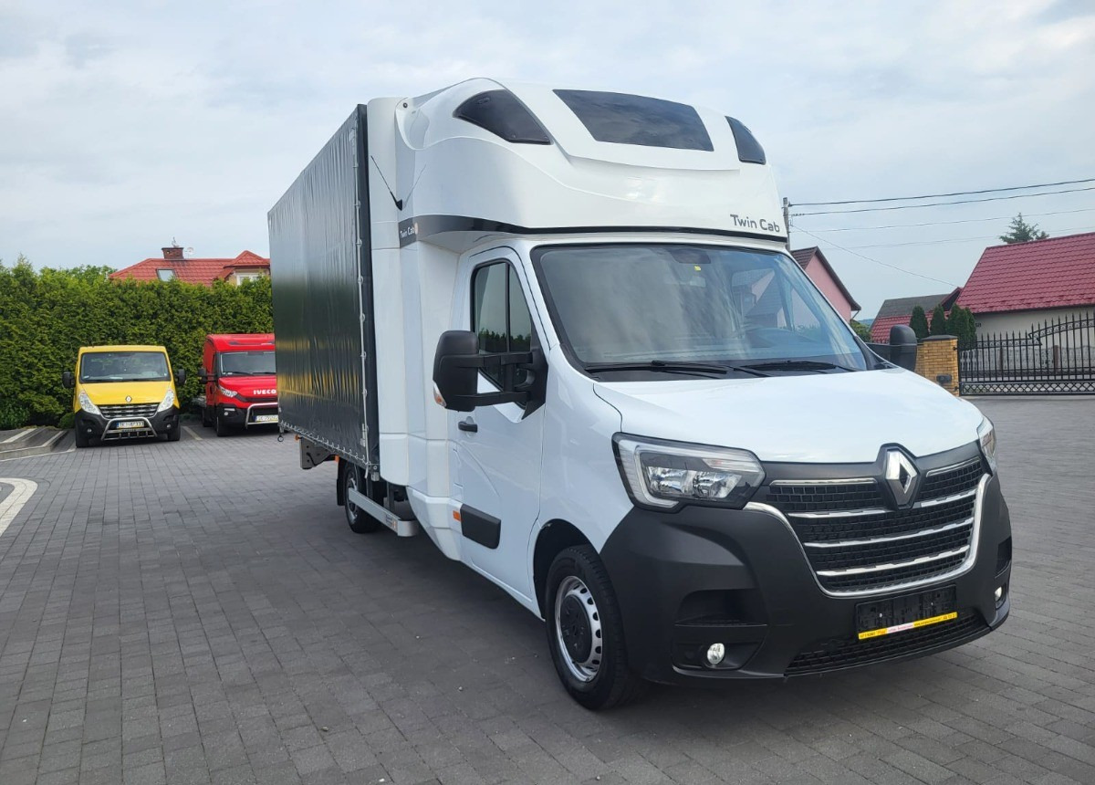 Renault 10 europalet kabina XXL 2x spania Master jak Nowy Kabina 2xspanie - Комбе со церада: слика 4 Renault 10 europalet kabina XXL 2x spania Master jak Nowy Kabina 2xspanie - Комбе со церада: слика 4
