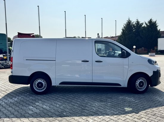 Fiat Scudo (L2) M BlueDHi 120 6-Gang inkl. NOVA - Товарно комбе: слика 4 Fiat Scudo (L2) M BlueDHi 120 6-Gang inkl. NOVA - Товарно комбе: слика 4