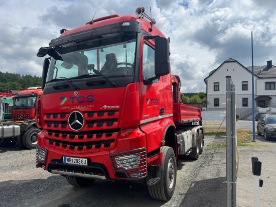 Mercedes-Benz AROCS 3552 963-2F Epsilon M100L86 Kran ? Leistungsstarker Holzladekran mit hoher Reichweite - Камион со кран: слика 1 Mercedes-Benz AROCS 3552 963-2F Epsilon M100L86 Kran ? Leistungsstarker Holzladekran mit hoher Reichweite - Камион со кран: слика 1