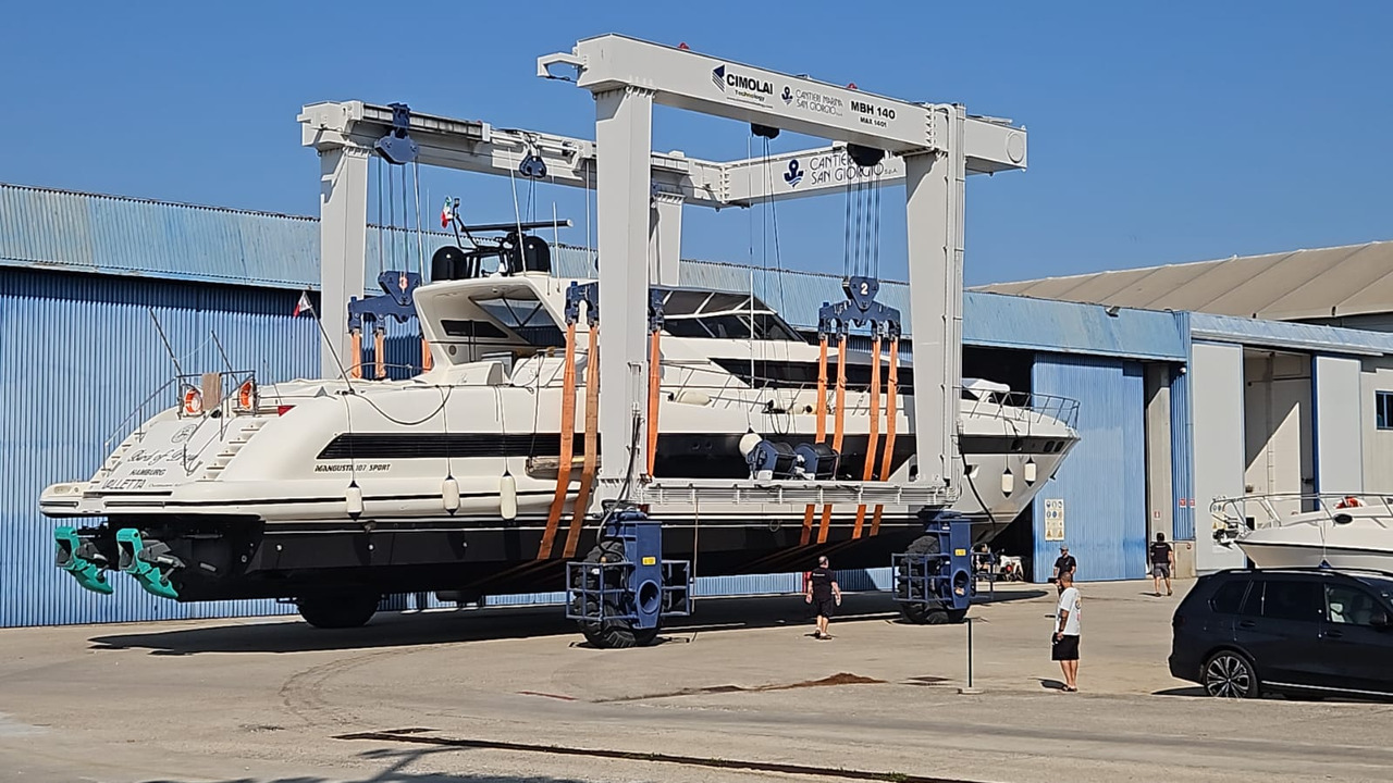 Mangusta 107 Sport 107 Sport (Overmarine) - Друга машина: слика 3 Mangusta 107 Sport 107 Sport (Overmarine) - Друга машина: слика 3