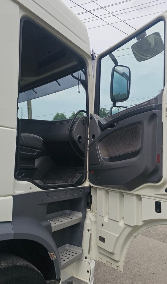 Камион влекач DAF XF460: слика 10