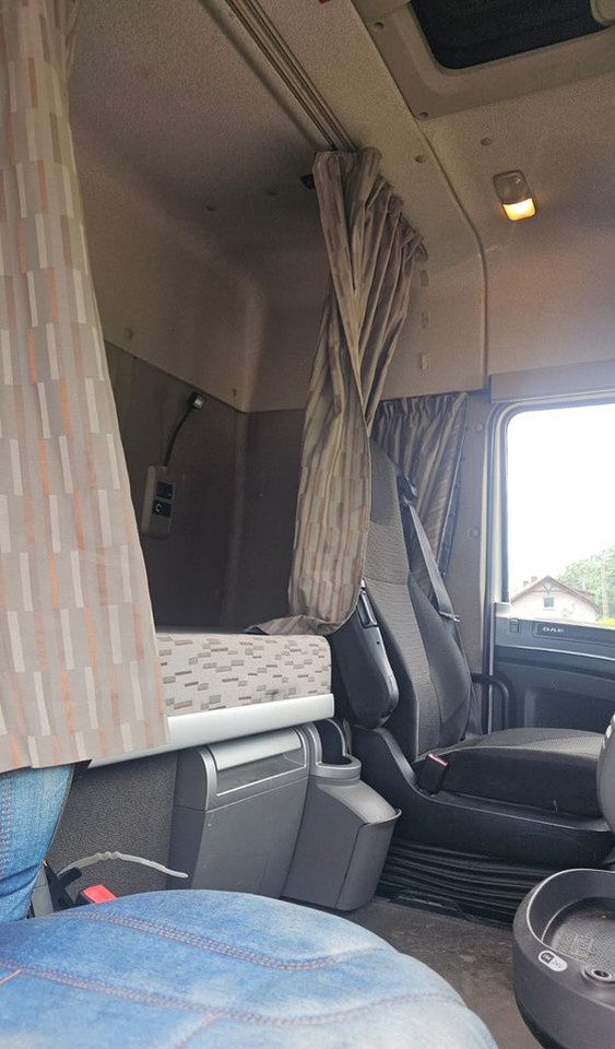 Камион влекач DAF XF460: слика 11