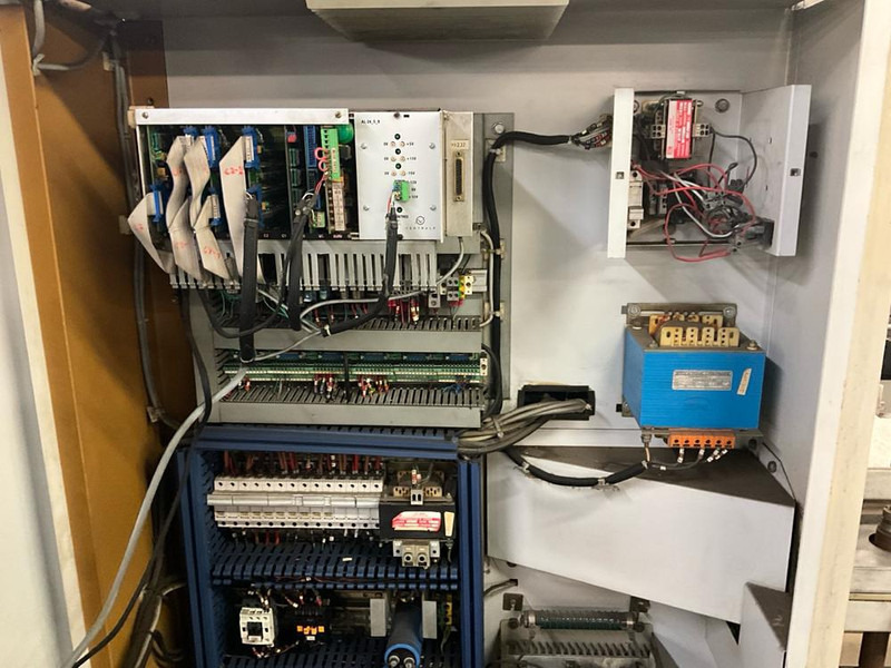 Градежна машина ICBT C300E: слика 8
