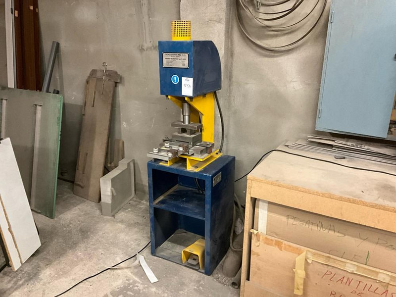 Индустриска опрема Tronzadoras P-4000: слика 1