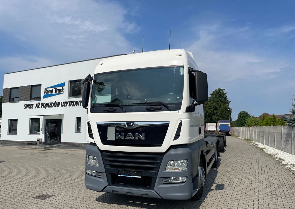MAN TGX XLX 26.460 BDF - Транспортер на контејнер/ Камион со променливо тело: слика 3 MAN TGX XLX 26.460 BDF - Транспортер на контејнер/ Камион со променливо тело: слика 3