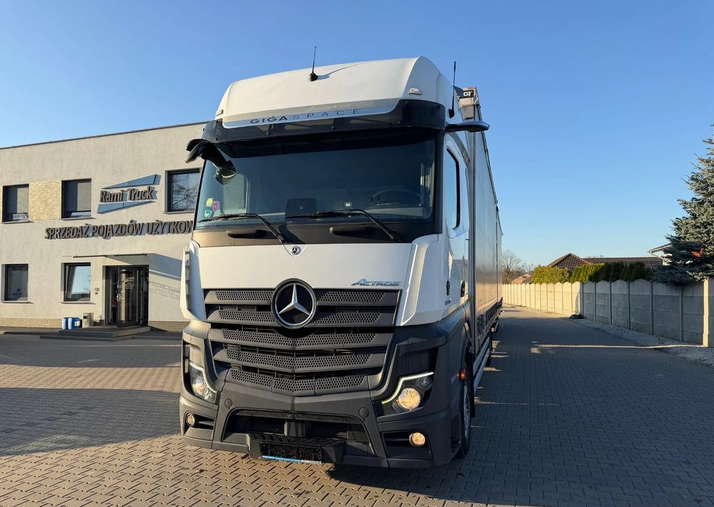 Mercedes-Benz ACTROS 1845 Zestaw przestrzenny przejazdowy120m3 - Камион со церада: слика 1 Mercedes-Benz ACTROS 1845 Zestaw przestrzenny przejazdowy120m3 - Камион со церада: слика 1