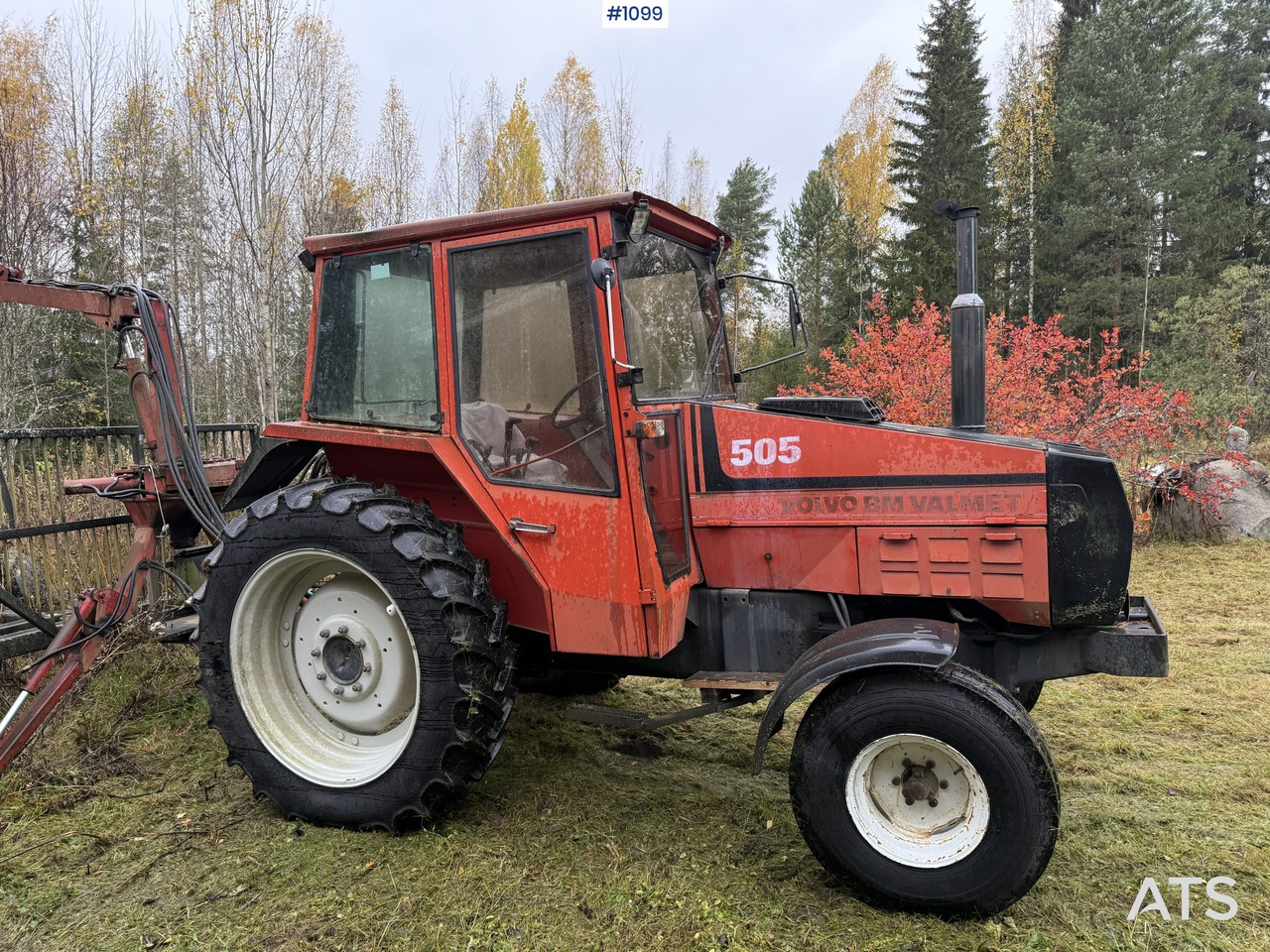 Valmet 505 Tractor and forestry trailer - Трактор, Шумска приколка: слика 1 Valmet 505 Tractor and forestry trailer - Трактор, Шумска приколка: слика 1