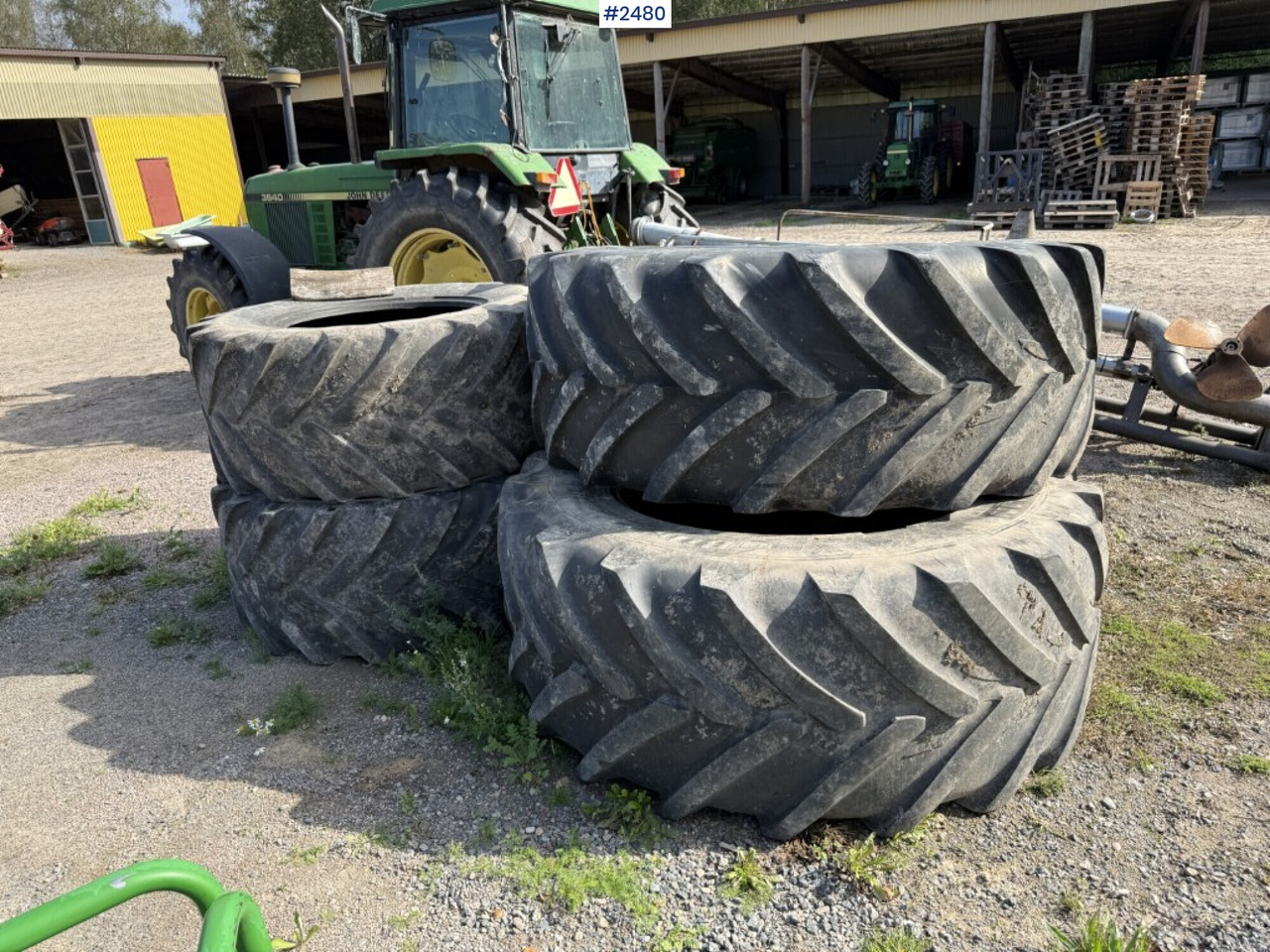 Däck till traktor Michelin fram och bak - Гума за Земјоделска машина: слика 1 Däck till traktor Michelin fram och bak - Гума за Земјоделска машина: слика 1