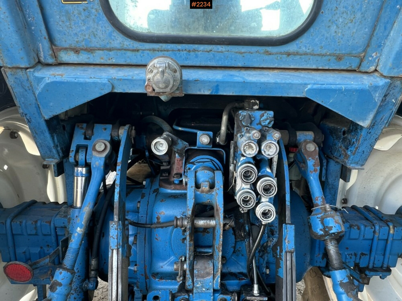 Трактор Tractor- Ford 6610: слика 17
