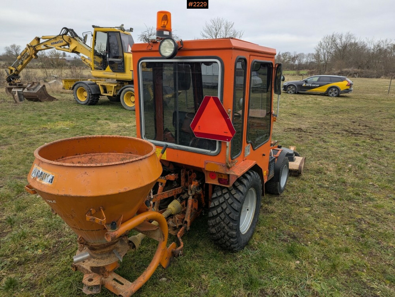 Tractor Holder P60 with multiple implements - Трактор: слика 2 Tractor Holder P60 with multiple implements - Трактор: слика 2