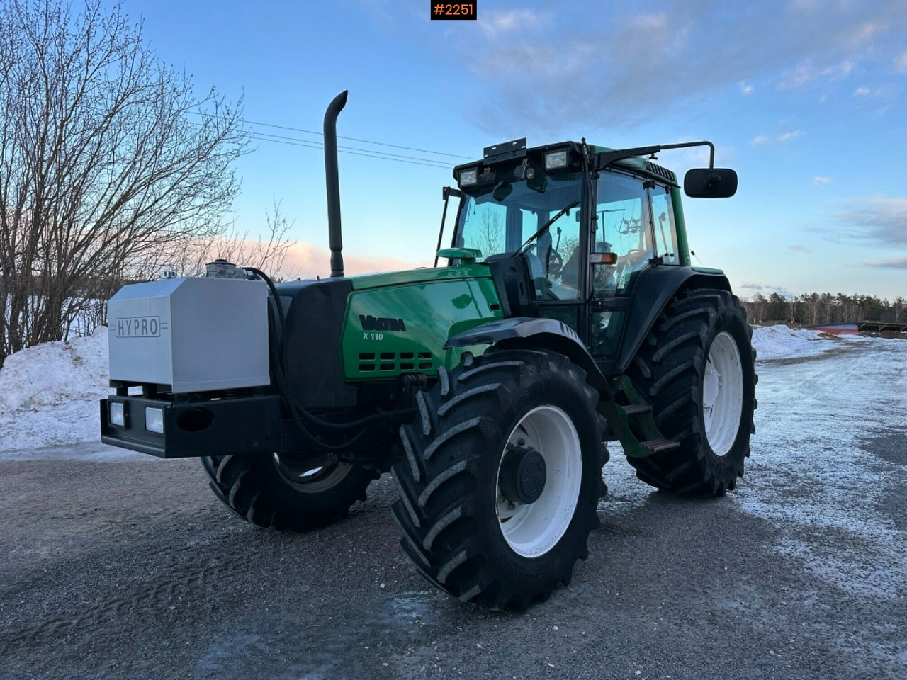 Valtra X110 waiststeering tractor with twintrac - Трактор: слика 2 Valtra X110 waiststeering tractor with twintrac - Трактор: слика 2