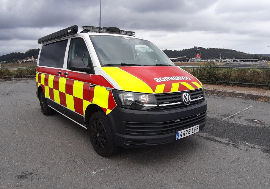 VOLKSWAGEN AG TRANSPORTER KOMBI - Противпожарен камион: слика 1 VOLKSWAGEN AG TRANSPORTER KOMBI - Противпожарен камион: слика 1