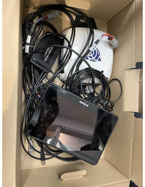 Trimble GFX 1060 GPS SET ACTIEPRIJS - Систем за навигација за Земјоделска машина: слика 1 Trimble GFX 1060 GPS SET ACTIEPRIJS - Систем за навигација за Земјоделска машина: слика 1