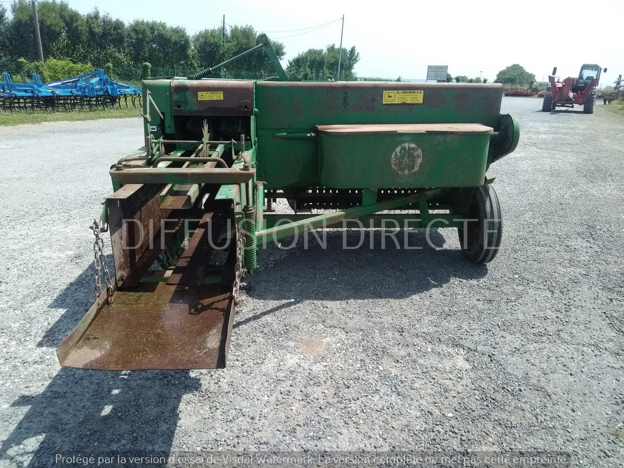 JOHN DEERE PRESSE MOYENNE DENSITE 332 - Балирка за квадратни бали: слика 3 JOHN DEERE PRESSE MOYENNE DENSITE 332 - Балирка за квадратни бали: слика 3