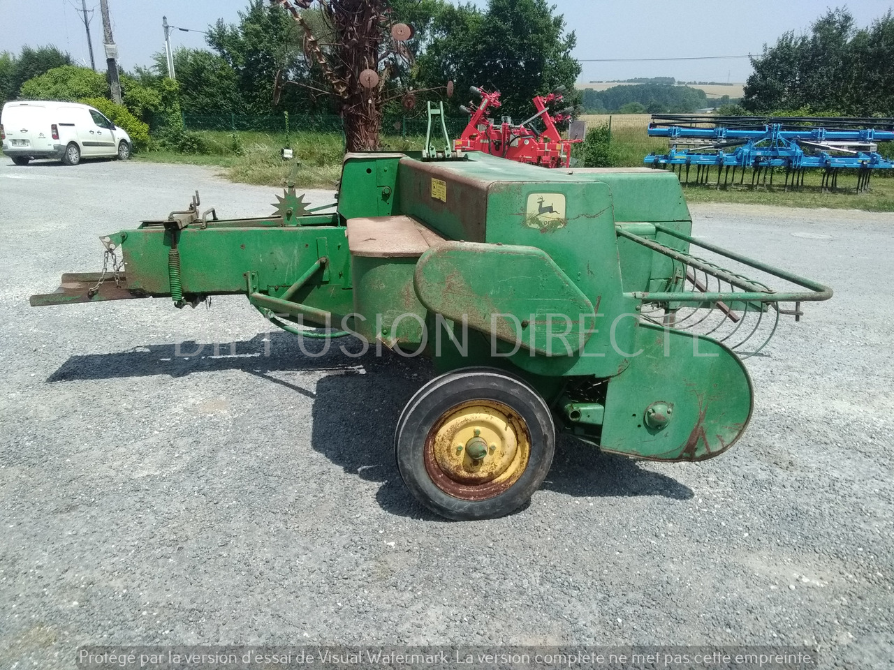 JOHN DEERE PRESSE MOYENNE DENSITE 332 - Балирка за квадратни бали: слика 4 JOHN DEERE PRESSE MOYENNE DENSITE 332 - Балирка за квадратни бали: слика 4