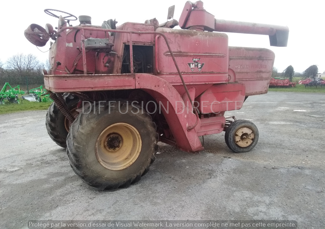 MASSEY FERGUSON MOISSONNEUSE BATTEUSE 500 - Машина за жнеење: слика 2 MASSEY FERGUSON MOISSONNEUSE BATTEUSE 500 - Машина за жнеење: слика 2