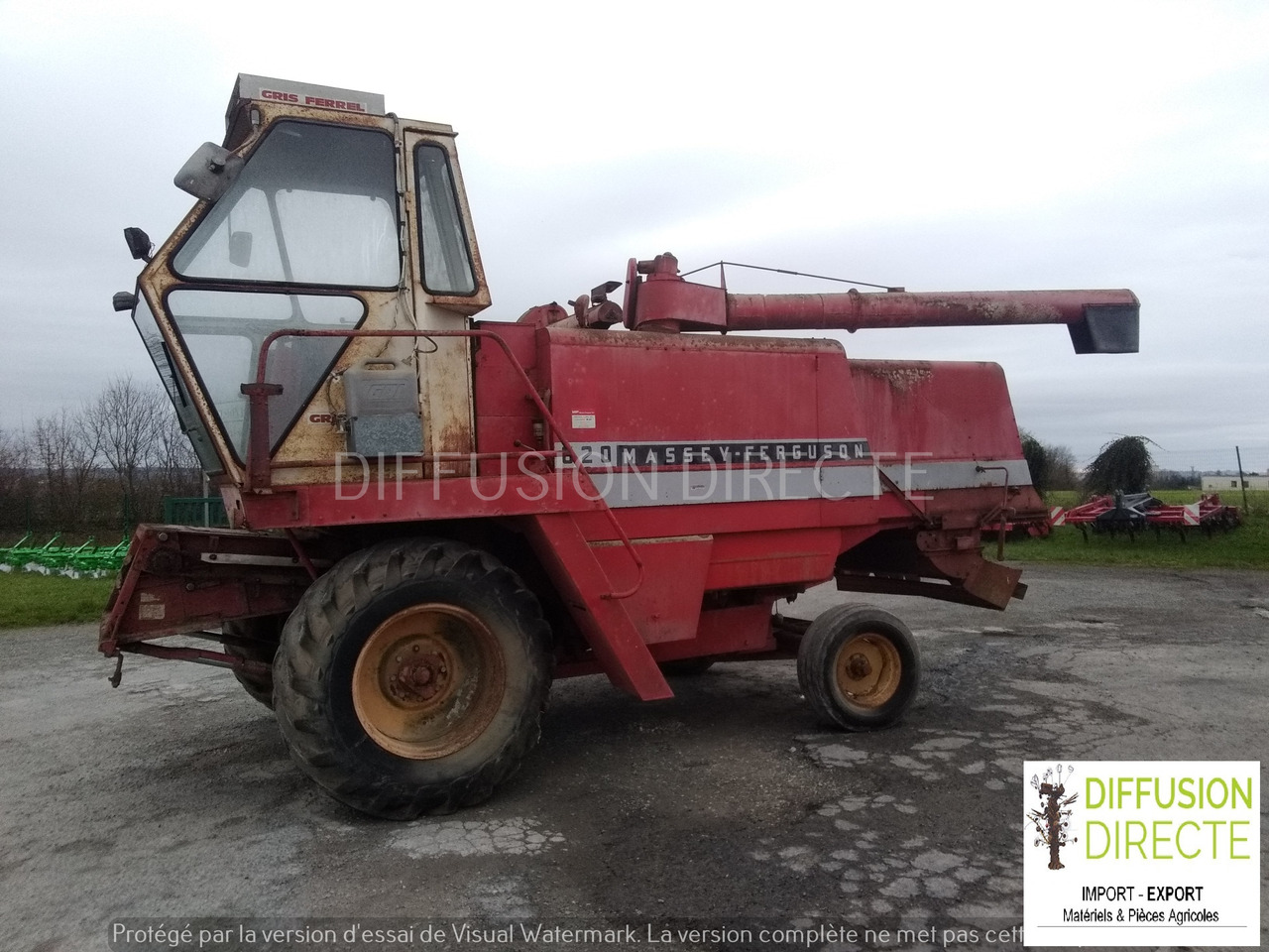 MASSEY FERGUSON MOISSONNEUSE BATTEUSE 620 - Комбајн: слика 1 MASSEY FERGUSON MOISSONNEUSE BATTEUSE 620 - Комбајн: слика 1