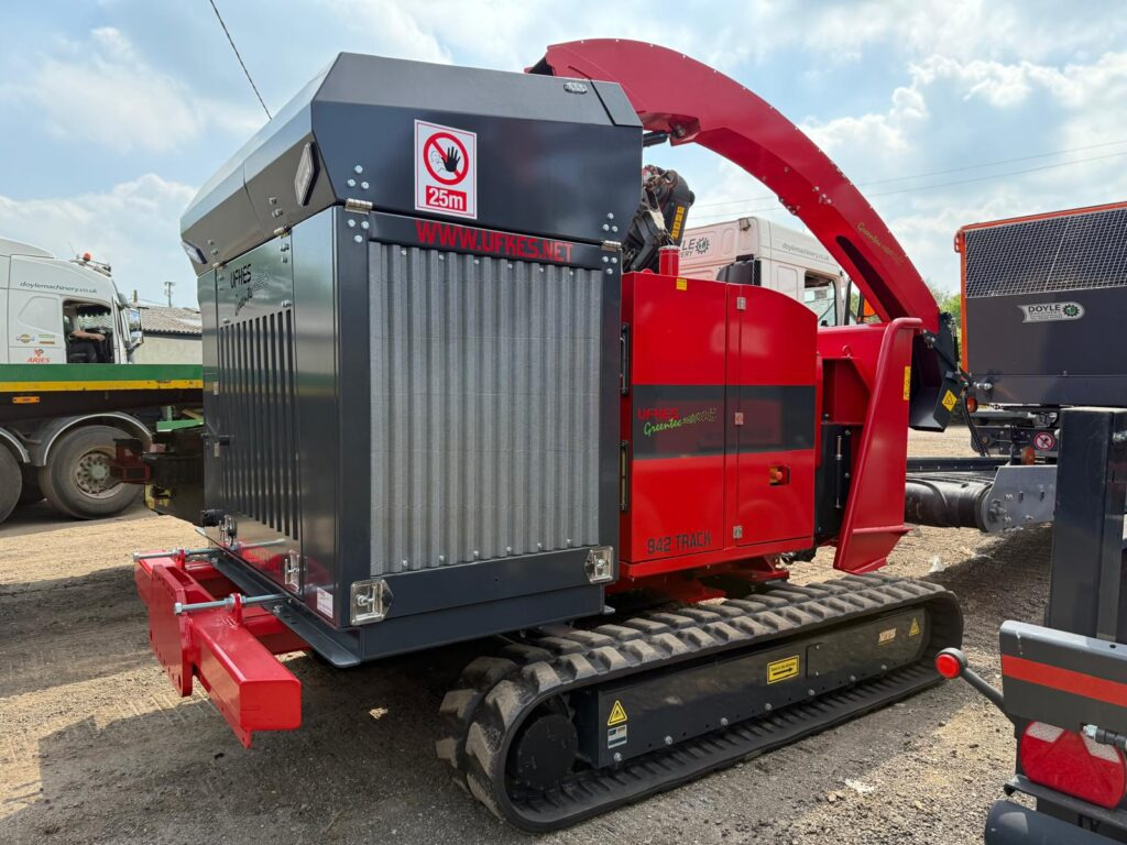 UFKES 942 Chipper - Кршач на дрва: слика 1 UFKES 942 Chipper - Кршач на дрва: слика 1