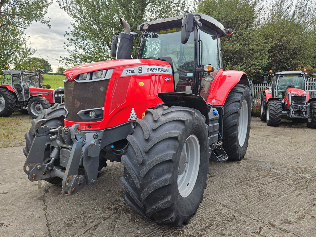 2020 MF 7720S, 4056 Hours - Трактор: слика 2 2020 MF 7720S, 4056 Hours - Трактор: слика 2